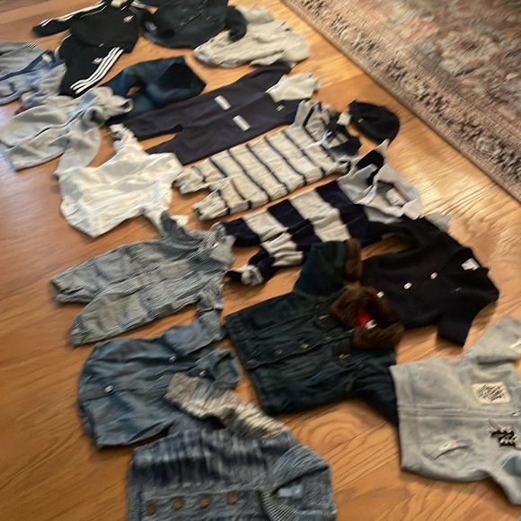 Bundle of baby boy name brand like new 3-12 months clothing: sweaters, jeans, - Picture 14 of 16